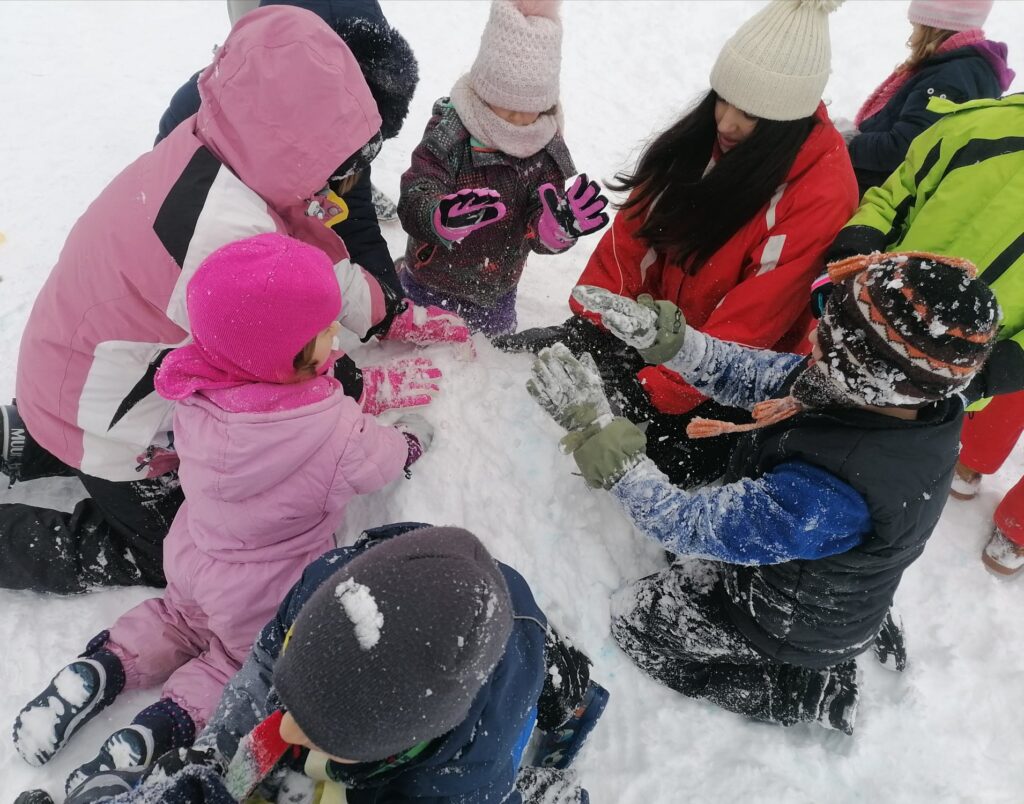 Centar Za Podsticanje Autenticnog Djetinjstva Daj5 Mjesto Za Druzenje Ucenje I Svakodnevni Napredak Vasih Malisana Kids Info