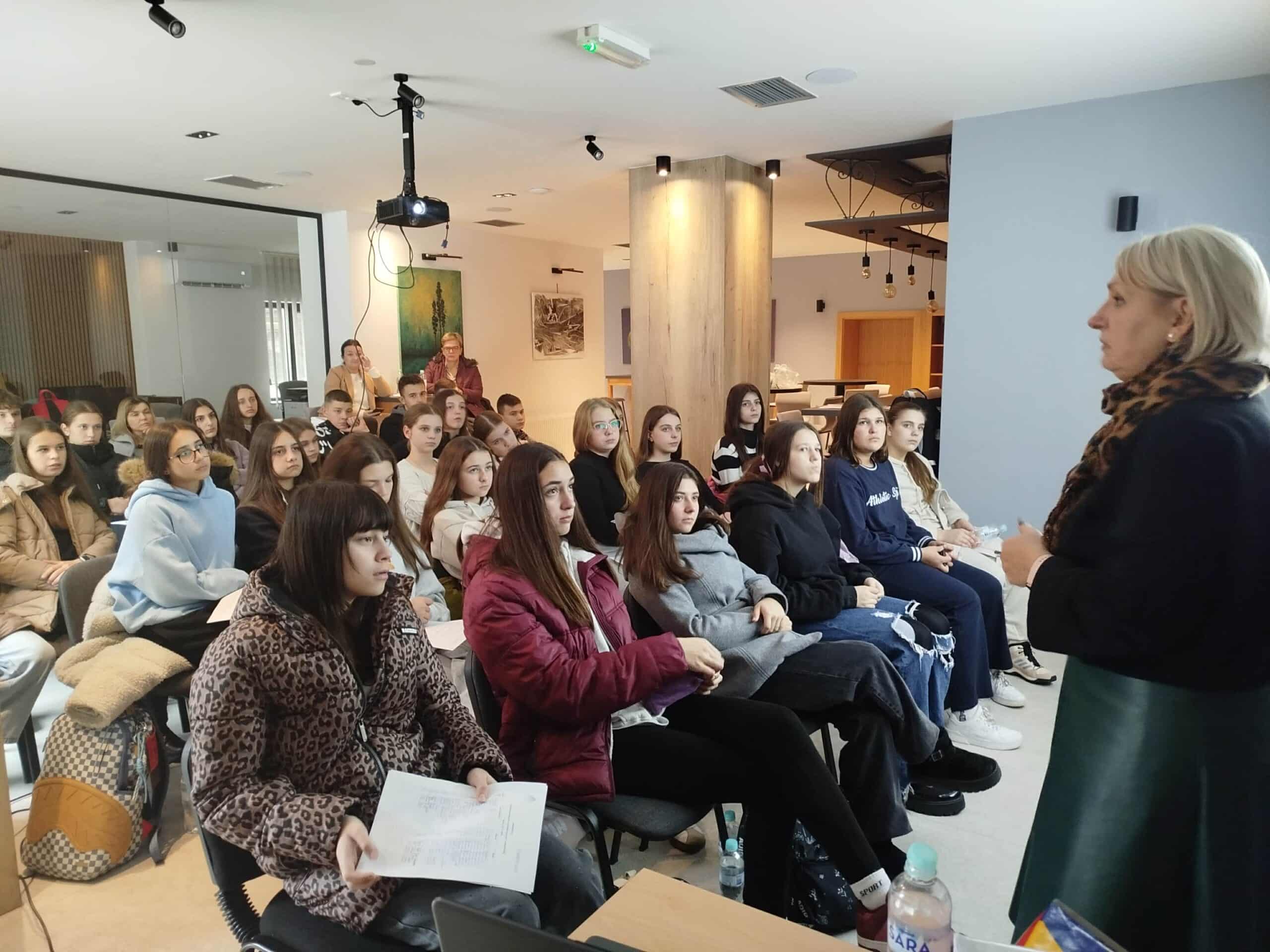 EDUKATIVNI PROGRAM „FAKT I FEJK“ U VAREŠU: Razmisli dobro prije nego klikneš share - Kids info